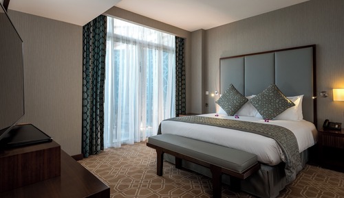 Standard Room, 1 King Bed, Balcony