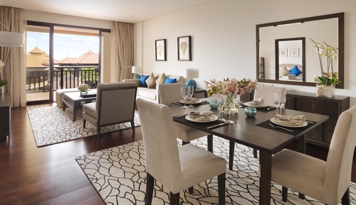 One-Bedroom Apartment - Separate Living Room, Fully Equipped Kitchen, Dining Area