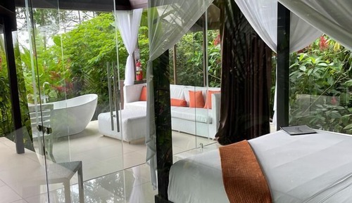 Honeymoon Room