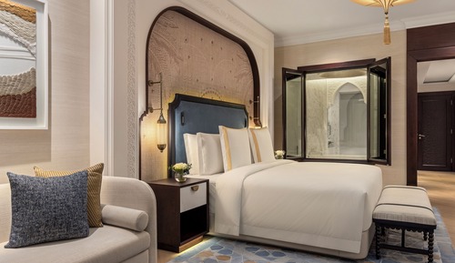 Deluxe King room with balcony, sofa bed,access to kids club, cinema