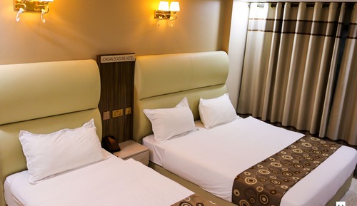Family Room, Multiple Beds