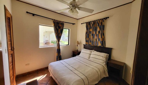 Classic Apartment, 2 Bedrooms, Ocean View, Beachfront