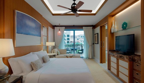 Superior Room, 1 King Bed, Balcony