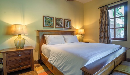 Luxury Room King Bed