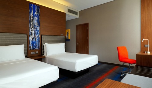 Room, 2 Twin Beds (Bus: Sobha Metro, JBR, Emirates Mall)