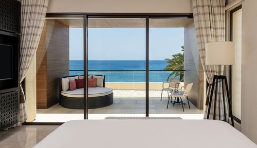 Room, 1 King Bed, Non Smoking, Partial Sea View (Penthouse Vila)