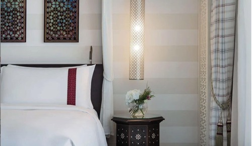 Superior Room, 1 King Bed, Non Smoking, Pool View, Accessible