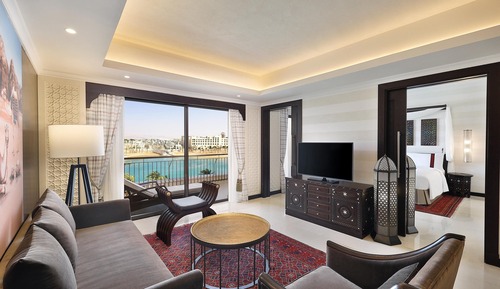 Premium Suite, 1 King Bed, Balcony