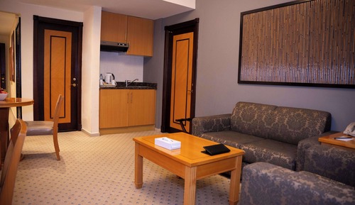 Executive Suite, 1 King Bed, Kitchen (Free Transfer to Al Khan Beach)