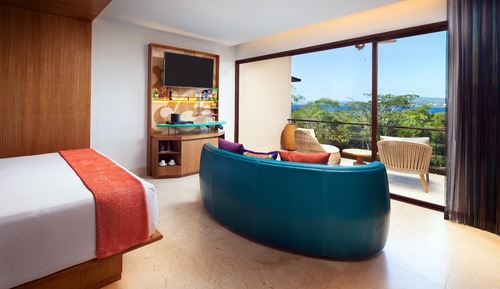 Deluxe Room, 1 King Bed with Sofa bed, Partial Ocean View
