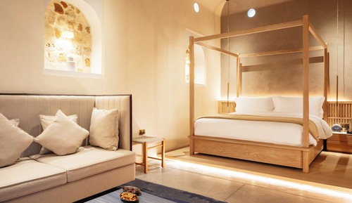 Standard Room, 1 King Bed, Patio (Pearl Deluxe Room)