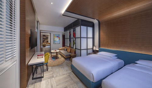 Junior Suite, 2 Twin Beds, Courtyard View