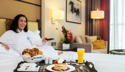 Guest with King Bed - Guaranteed 10am Check-In and 5pm Check-Out, (For stays until July 31st 2026)