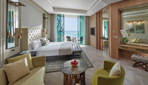 Suite, Sea View