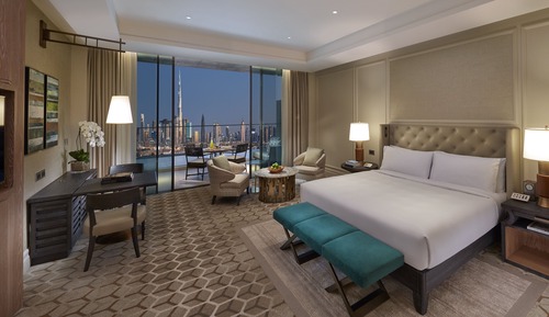 Deluxe Skyline, Club Room, 1 King Bed