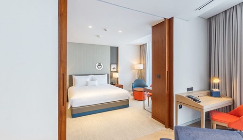 Junior Suite with Access to Three Pools