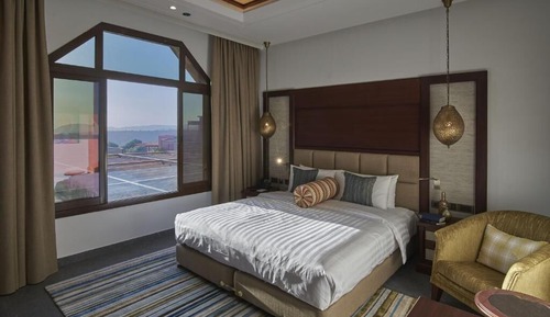 Basic Single Room, Patio