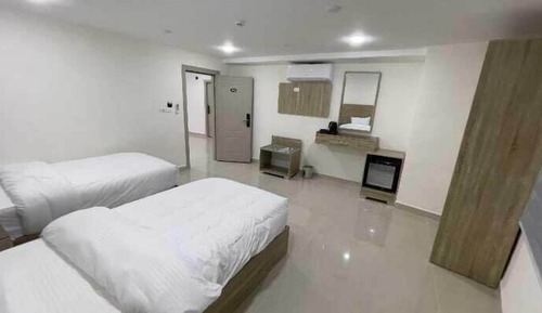 Standard Twin Room, City View