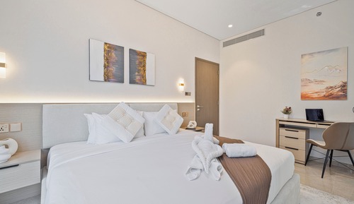 Luxury Apartment, 2 Bedrooms, Private Pool, City View