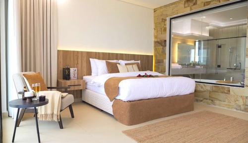 Luxury Chalet, Beach View