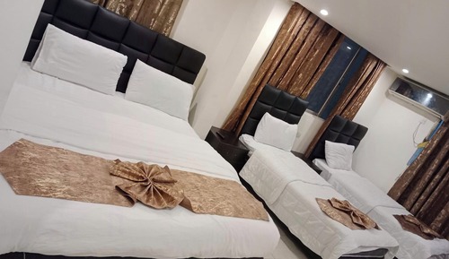 Basic Twin Room, City View