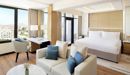 Suite, 1 King Bed (Dining Area)