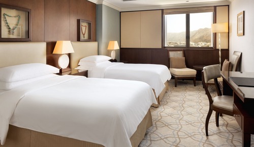 Deluxe Room, 2 Twin Beds, Mountain View