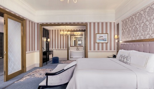 Suite, 1 King Bed (Empire)
