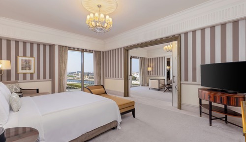 Suite, 1 King Bed (Ambassador)
