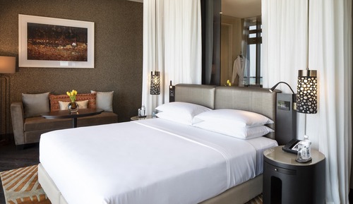 Deluxe Room, 1 King Bed, Balcony (Club Access)