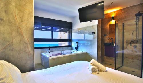 Two-Bedroom Apartment with Sea View