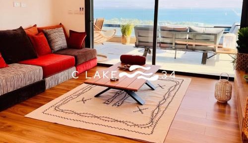 One-Bedroom Apartment with Sea View and Balcony