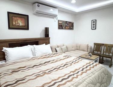 Studio with Sofa Bed