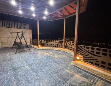 Studio with Mountain View