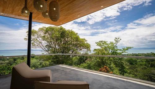 Three-Bedroom Vacation Home 