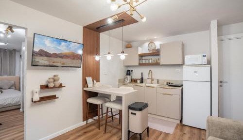 One-Bedroom Apartment