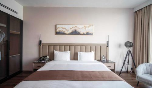 Premium King Room - 20% off Food & Beverages, Late Check-out until 4pm + Early Check-in from 8am , 50% Off on Spa Services, 50% Off Laundry Services