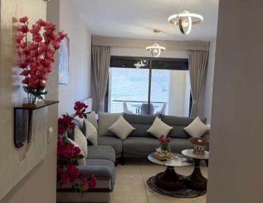 Two-Bedroom Apartment with Mountain View