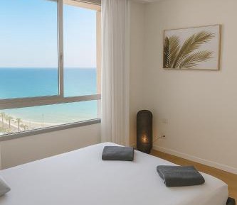 One-Bedroom Apartment with Sea View