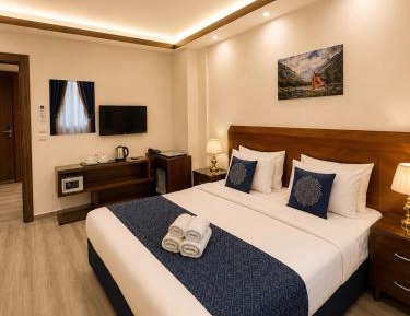 Deluxe King Room
