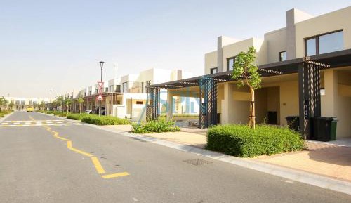 Three-Bedroom Apartment with Balcony