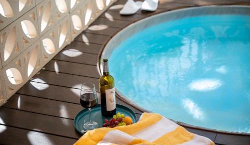 Deluxe Suite Hot Tube and Balcony