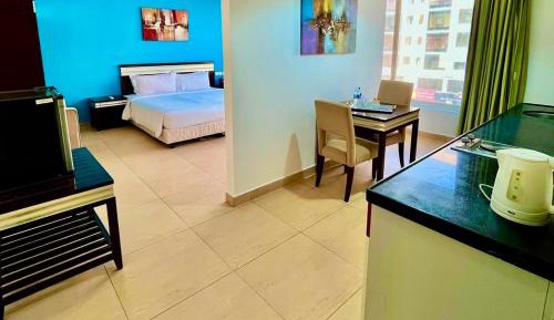 Deluxe King Suite