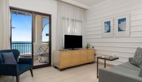 One Bedroom Premium Suite - Beach Front