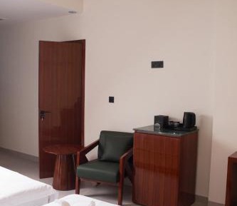 Deluxe Double Room (2 Adults + 1 Child)