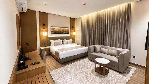 Studio Apartment with King Bed