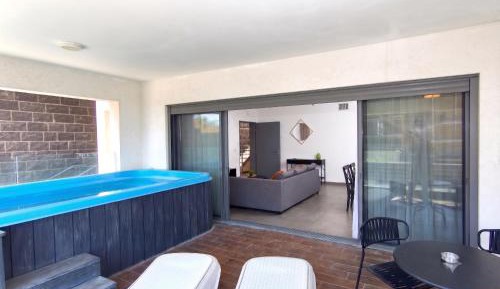 Two-Bedroom Apartment with Private Pool (2)
