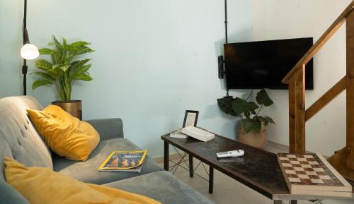 Studio - Split Level