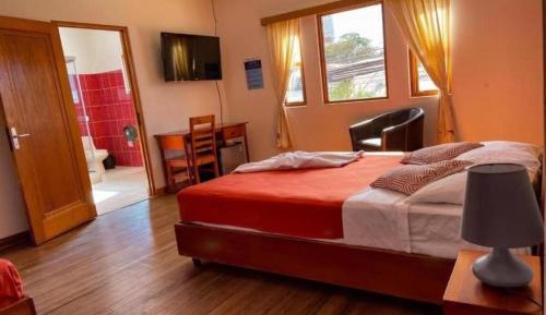 Deluxe King Suite