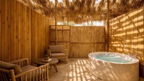 Gallery Room with Jacuzzi